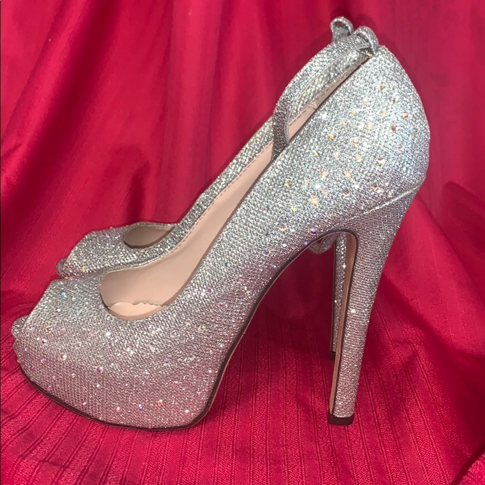 high heels - Picture 2 of 4